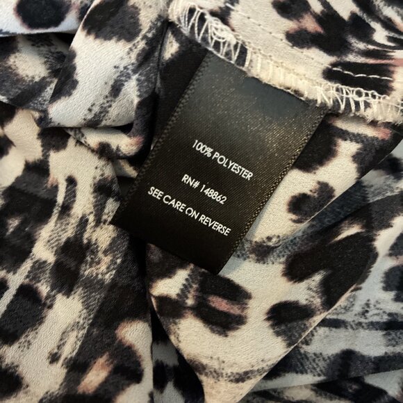 Torrid Womens Blouse Leopard Print Keyhole Short Sleeve Plus Size 4X - Picture 6 of 7